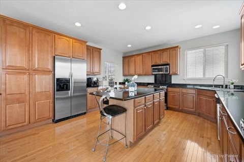 Tiny photo for 305 Colonial Drive, Vernon Hills, IL 60061 (MLS # 12607467)