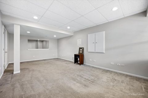 Tiny photo for 305 Colonial Drive, Vernon Hills, IL 60061 (MLS # 12607467)