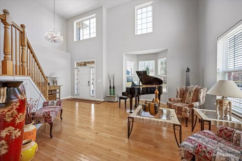 Tiny photo for 305 Colonial Drive, Vernon Hills, IL 60061 (MLS # 12607467)