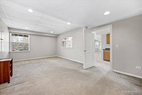 Tiny photo for 305 Colonial Drive, Vernon Hills, IL 60061 (MLS # 12607467)