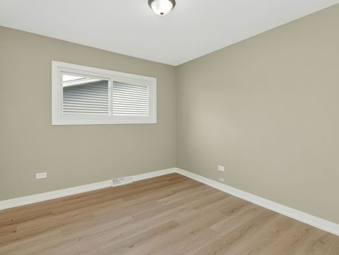 Tiny photo for 235 Norman Court, Des Plaines, IL 60016 (MLS # 12676439)