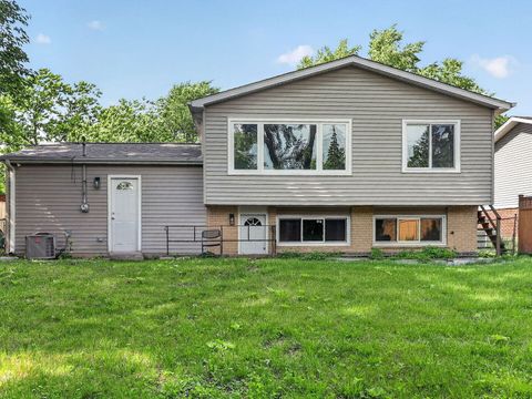 Tiny photo for 235 Norman Court, Des Plaines, IL 60016 (MLS # 12676439)