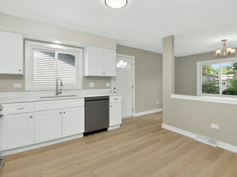 Tiny photo for 235 Norman Court, Des Plaines, IL 60016 (MLS # 12676439)