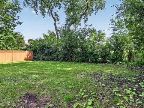 Tiny photo for 235 Norman Court, Des Plaines, IL 60016 (MLS # 12676439)