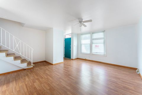 Tiny photo for 1370 Fargo Avenue #E, Des Plaines, IL 60018 (MLS # 12567503)