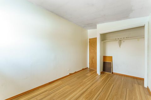 Tiny photo for 1370 Fargo Avenue #E, Des Plaines, IL 60018 (MLS # 12567503)