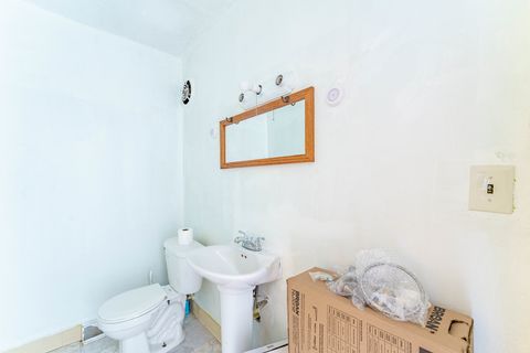 Tiny photo for 1370 Fargo Avenue #E, Des Plaines, IL 60018 (MLS # 12567503)