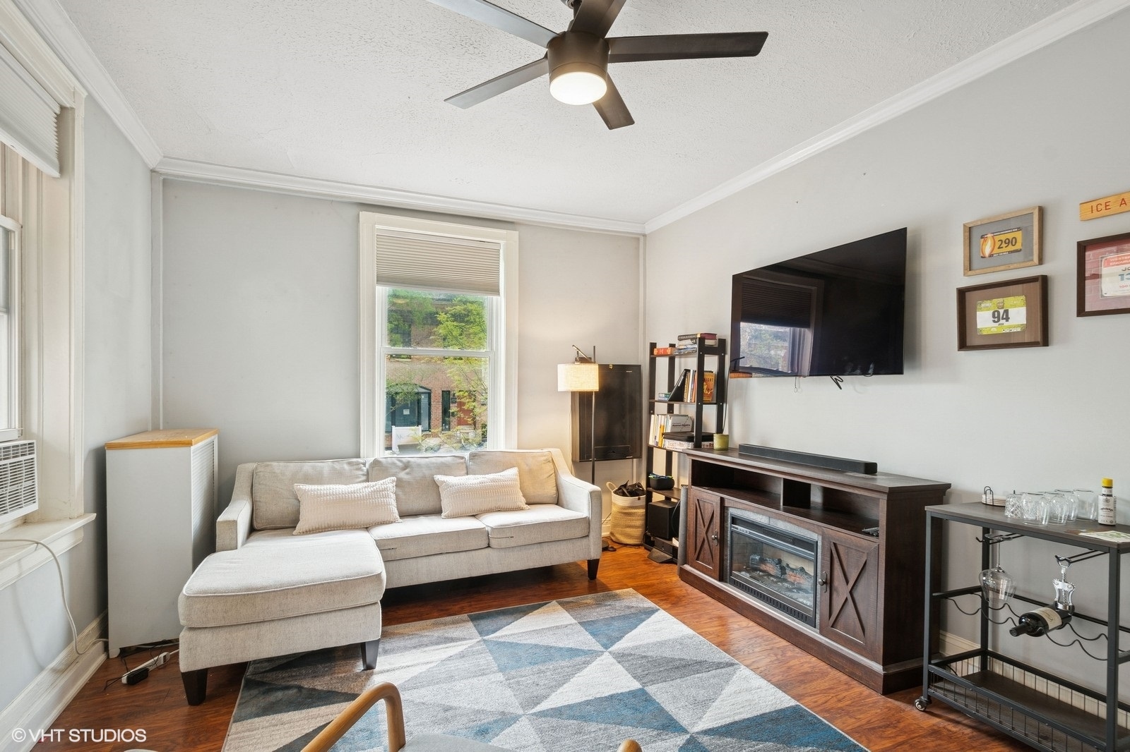 2106 N Seminary Avenue 2