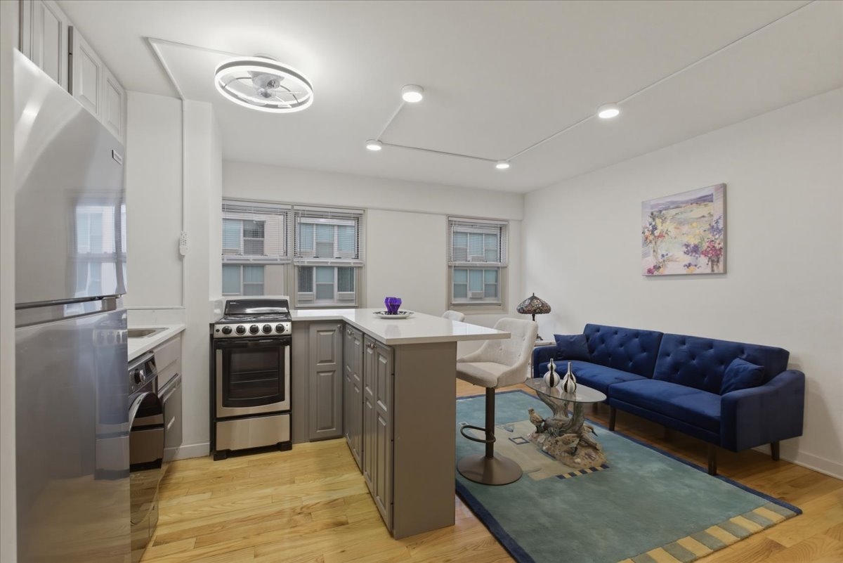 5630 N Sheridan Road S1101