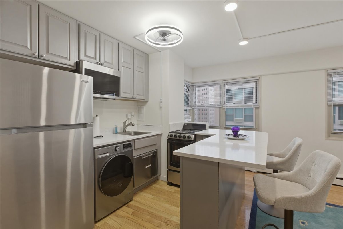 5630 N Sheridan Road S1101