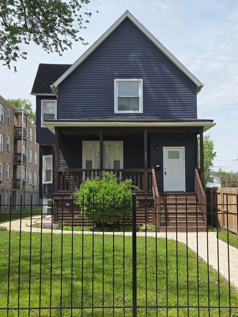 Tiny photo for 320 N Menard Avenue, Chicago, IL 60644 (MLS # 12554038)