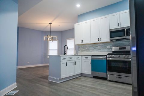 Tiny photo for 320 N Menard Avenue, Chicago, IL 60644 (MLS # 12554038)