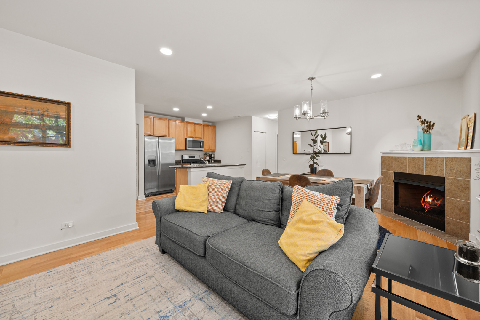 2238 W Maypole Avenue 101