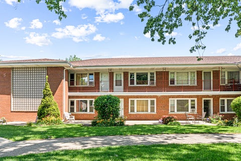 Photo of 1113 Holiday Lane #9, Des Plaines, IL 60016 (MLS # 12626088)