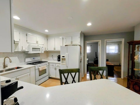 Tiny photo for 1113 Holiday Lane #9, Des Plaines, IL 60016 (MLS # 12626088)