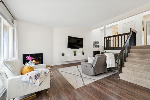 Tiny photo for 4657 High Point Drive #32, Rockford, IL 61114 (MLS # 12606699)