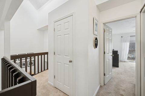 Tiny photo for 4657 High Point Drive #32, Rockford, IL 61114 (MLS # 12606699)