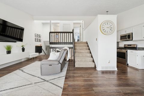 Tiny photo for 4657 High Point Drive #32, Rockford, IL 61114 (MLS # 12606699)