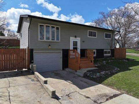 Photo of 643 Armitage Avenue, Glendale Heights, IL 60139 (MLS # 12608159)