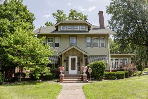 Photo of 2401 Brady Street, Davenport, IA 52803 (MLS # 12729193)