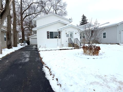 Photo of 415 Kenwood Drive, Round Lake Park, IL 60073 (MLS # 12529379)