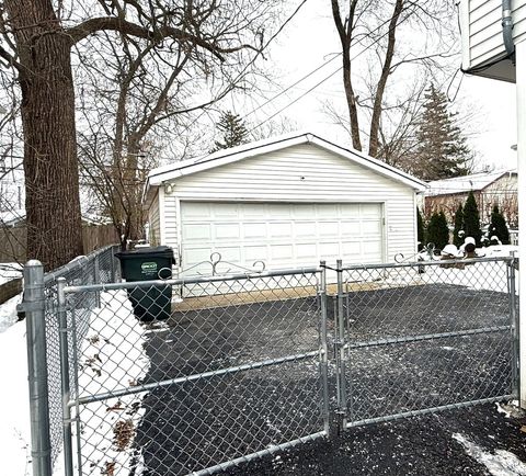 Tiny photo for 415 Kenwood Drive, Round Lake Park, IL 60073 (MLS # 12529379)