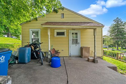 Tiny photo for 211 Jones Street, Le Claire, IA 52753 (MLS # 12655034)