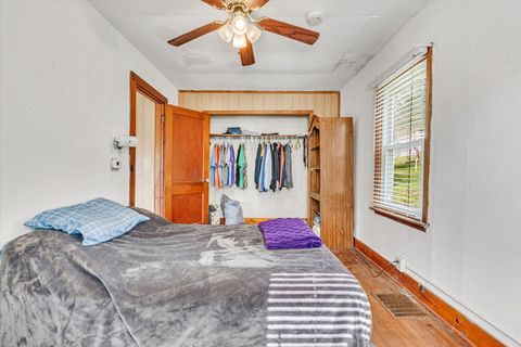 Tiny photo for 211 Jones Street, Le Claire, IA 52753 (MLS # 12655034)