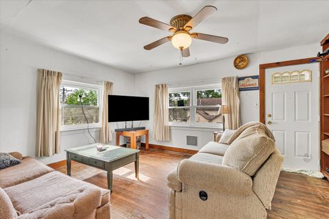 Tiny photo for 211 Jones Street, Le Claire, IA 52753 (MLS # 12655034)