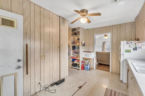 Tiny photo for 211 Jones Street, Le Claire, IA 52753 (MLS # 12655034)