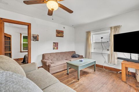 Tiny photo for 211 Jones Street, Le Claire, IA 52753 (MLS # 12655034)