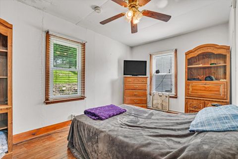 Tiny photo for 211 Jones Street, Le Claire, IA 52753 (MLS # 12655034)