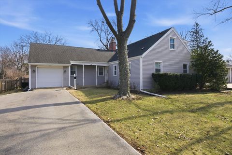 Photo of 5813 Dunham Road, Downers Grove, IL 60516 (MLS # 12570820)