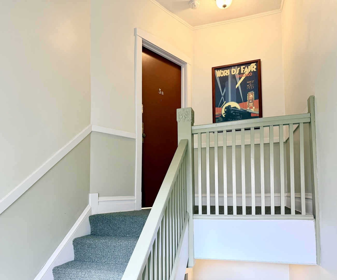 717 W Barry Avenue 3B