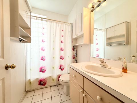 Tiny photo for 717 W Barry Avenue #3B, Chicago, IL 60657 (MLS # 12617498)
