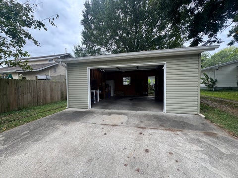 Tiny photo for 213 E 11th Street, Metropolis, IL 62960 (MLS # 12768046)