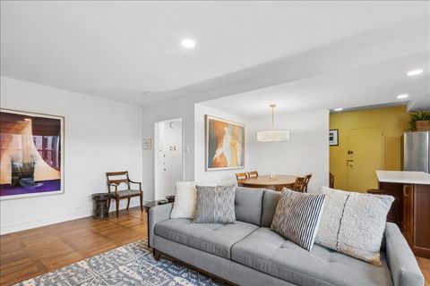 Tiny photo for 1585 Ridge Avenue #406, Evanston, IL 60201 (MLS # 12632118)