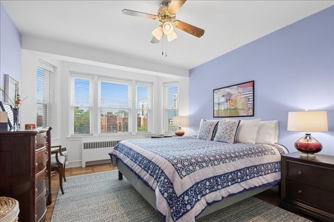 Tiny photo for 1585 Ridge Avenue #406, Evanston, IL 60201 (MLS # 12632118)