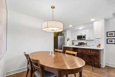Tiny photo for 1585 Ridge Avenue #406, Evanston, IL 60201 (MLS # 12632118)