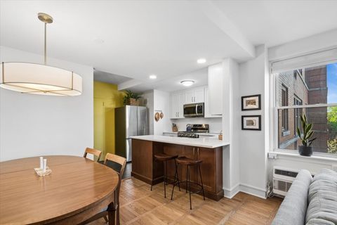 Tiny photo for 1585 Ridge Avenue #406, Evanston, IL 60201 (MLS # 12632118)
