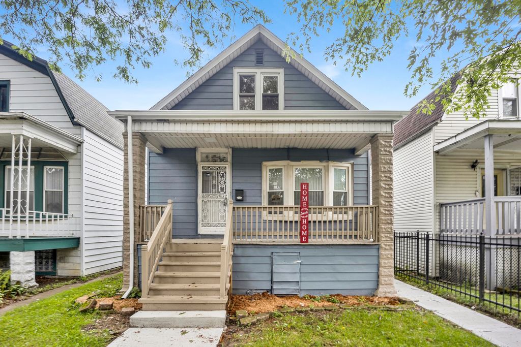 Photo for 7825 S Ingleside Avenue, Chicago, IL 60619 (MLS # 12505816)