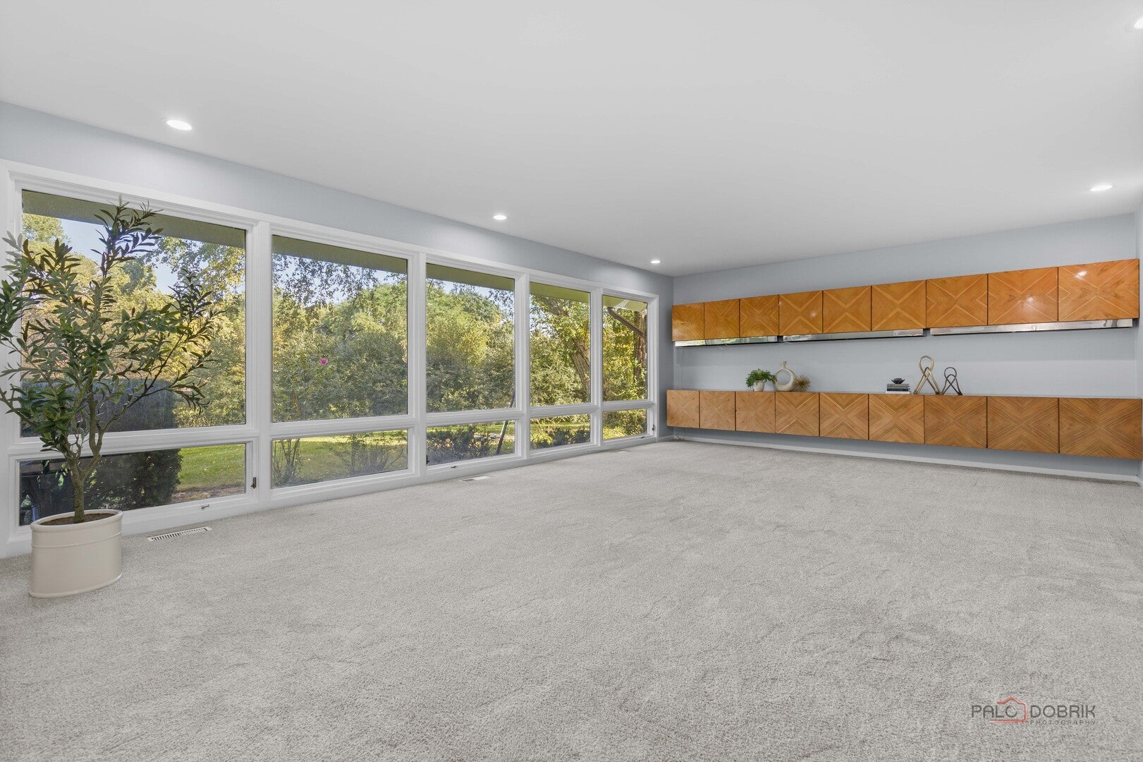 2435 Lexington Drive
