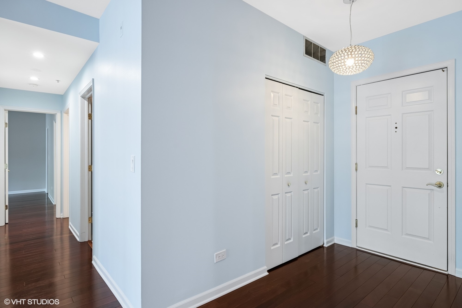 501 Forest Avenue 305