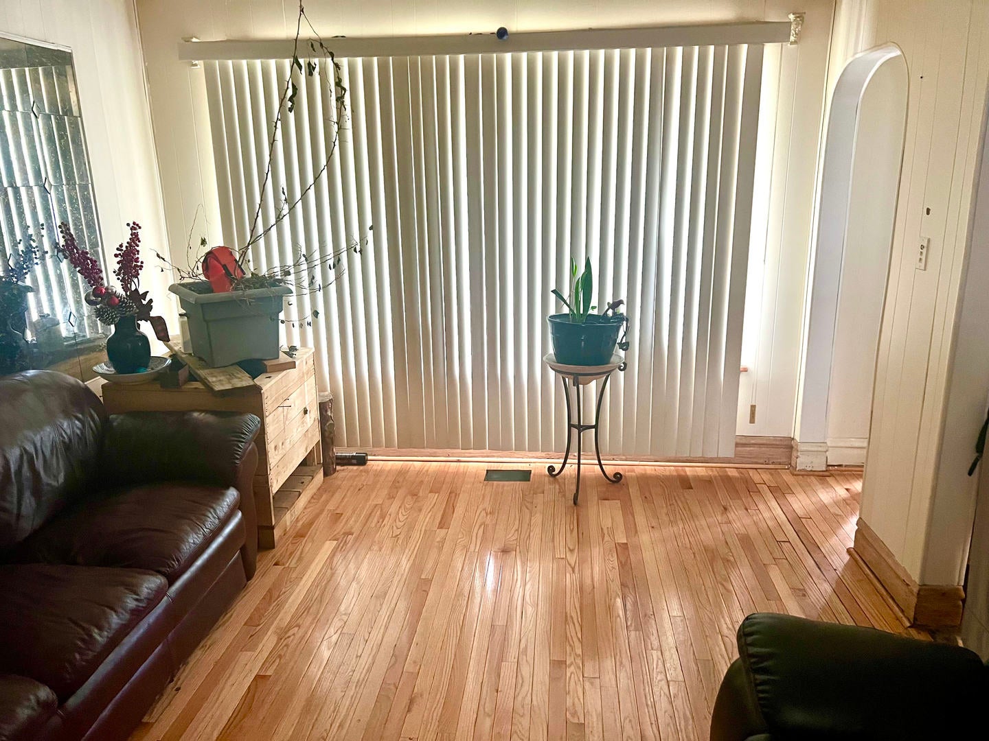 1504 W 71st Place