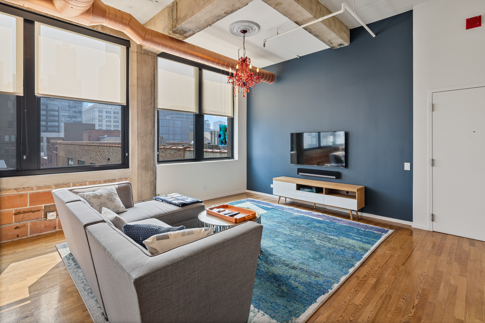 728 W Jackson Boulevard 906