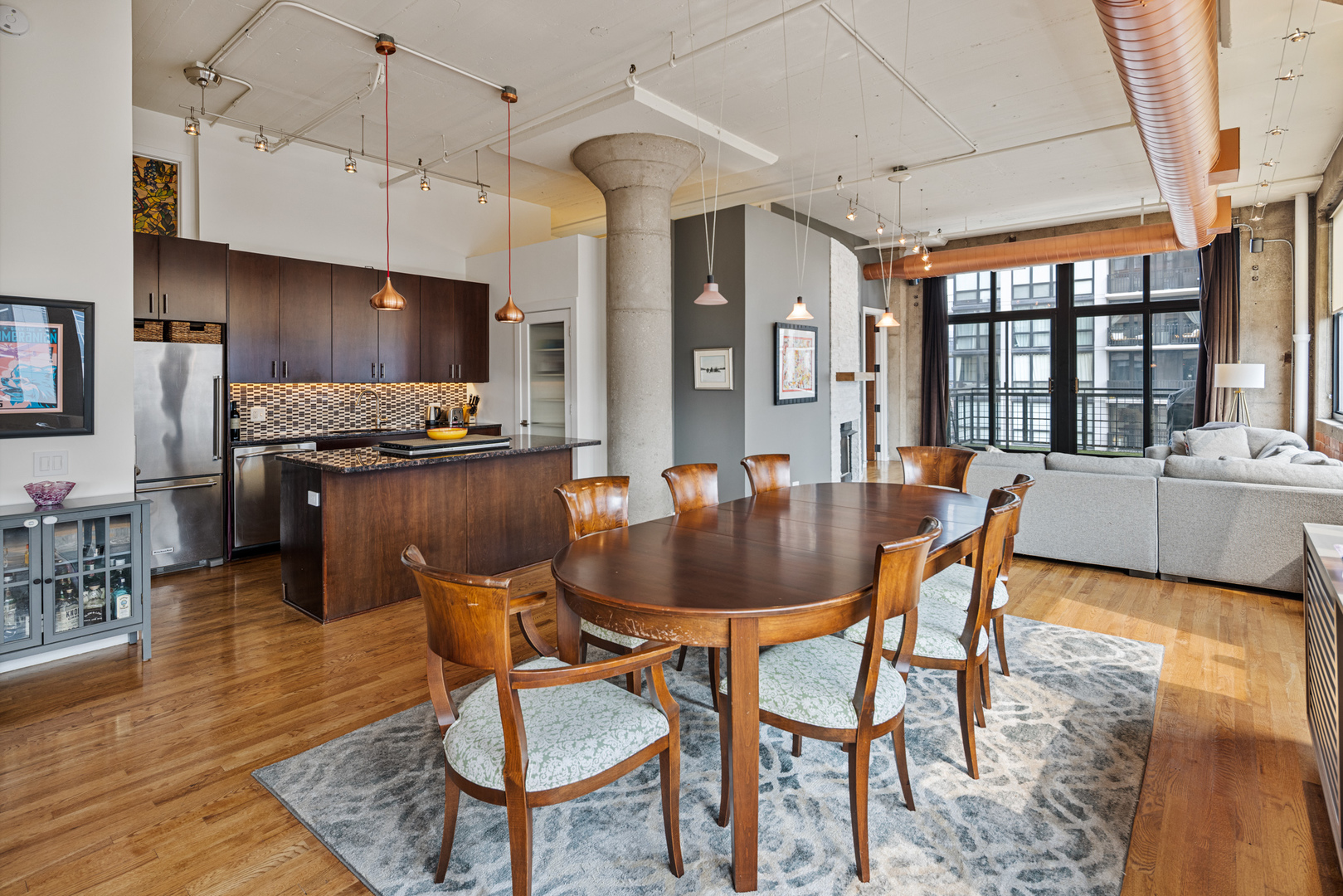 728 W Jackson Boulevard 906
