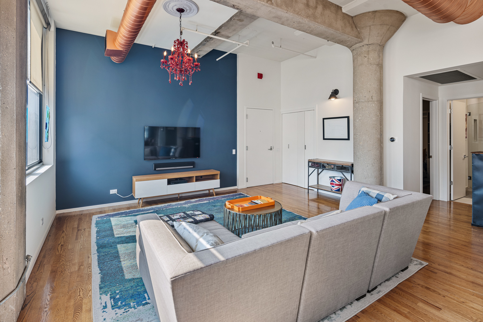 728 W Jackson Boulevard 906