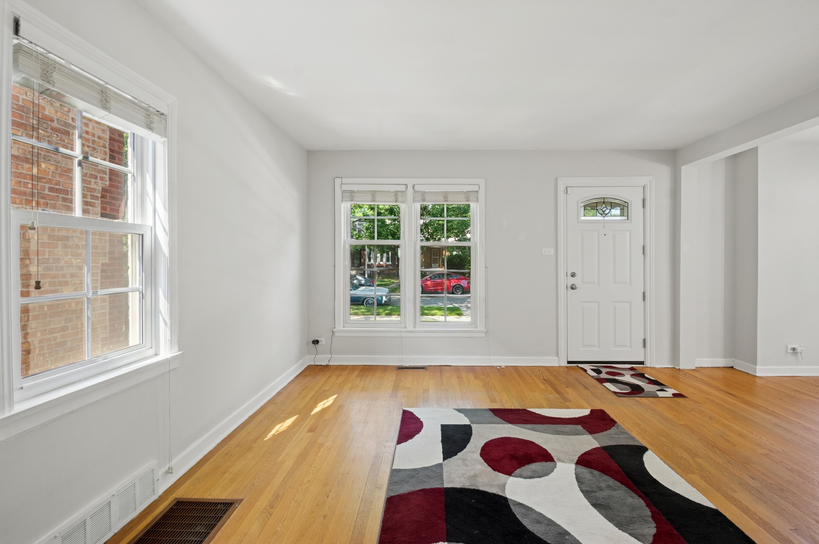 4631 N Lawler Avenue