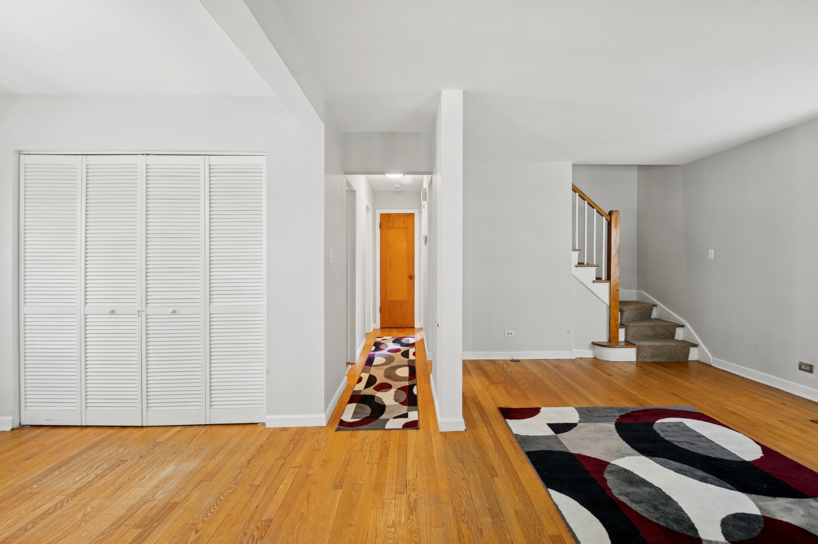 4631 N Lawler Avenue