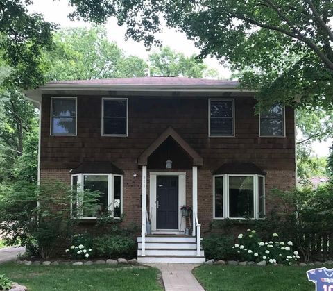 953 Clay Court Deerfield IL 60015